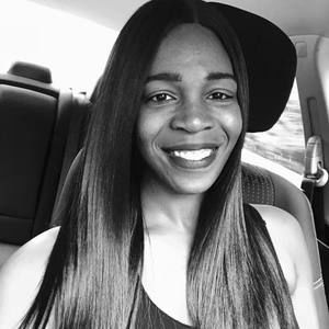 Meet your Posher, Monique